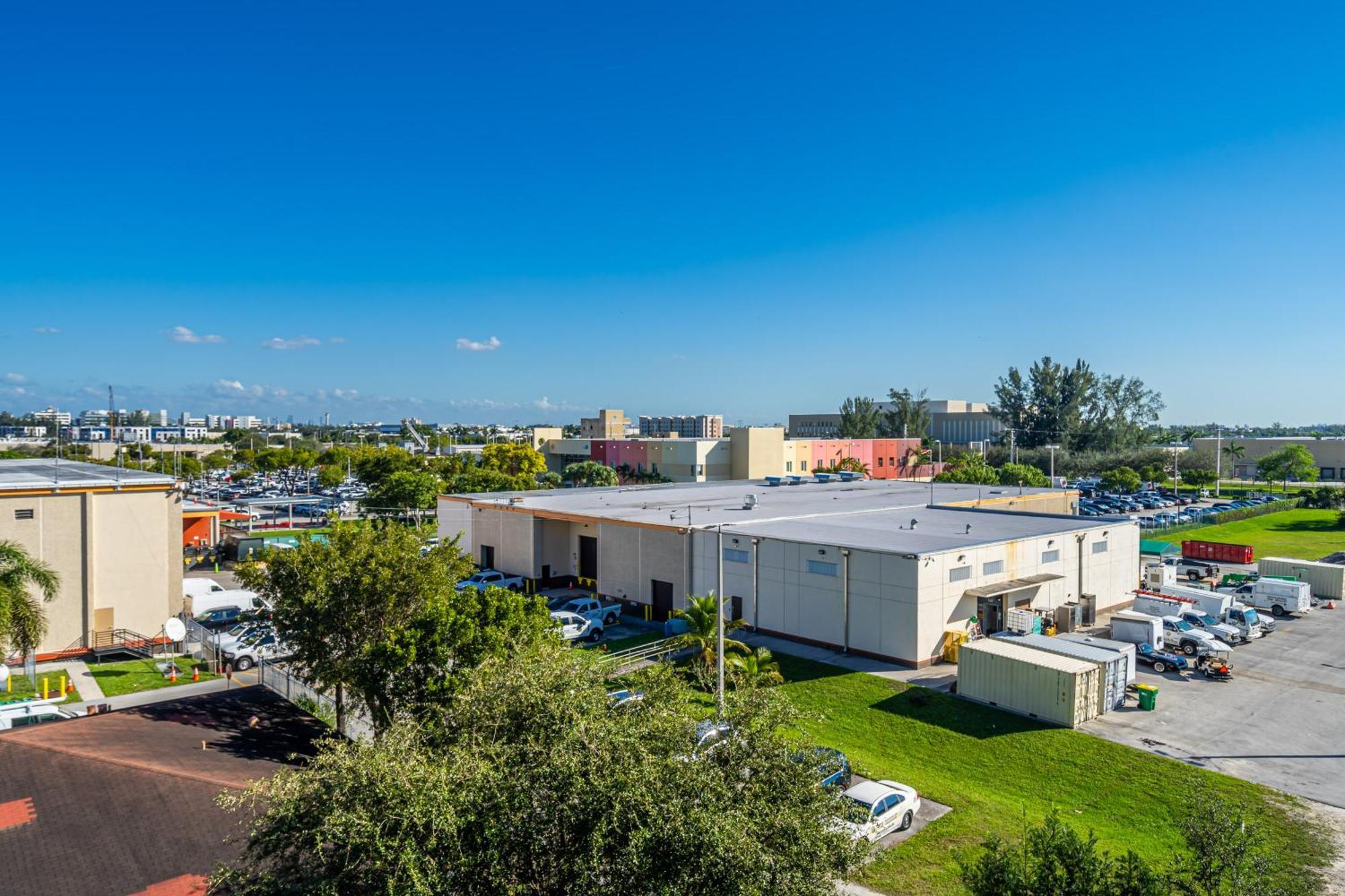 Amazing 2 Bedroom Unit In Doral Miami With Free Parking Hialeah Gardens Extérieur photo